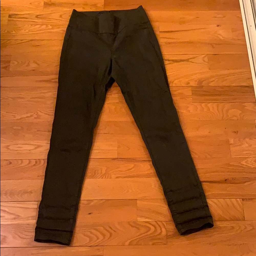 Black high waisted jeans/Size 27-28